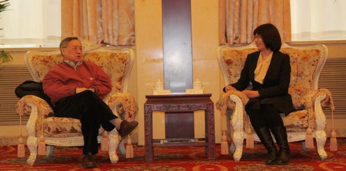 国务院参事徐锭明、秘书长孙京伟出席天津市太阳能建筑技术工程中心签约仪式