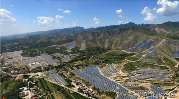 壮观！世界上最大光伏电站：耗资88亿，绵延40公里全是光伏板！