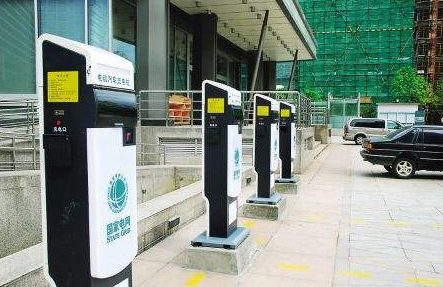 风起充电桩：国家能源局规划2017年目标建桩80万个