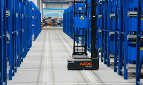 科技巨头的军备竞赛：数据中心门槛越来越高