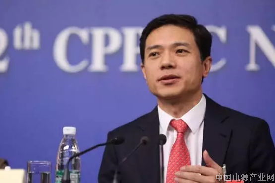 李彦宏：加快完善无人驾驶汽车政策法规