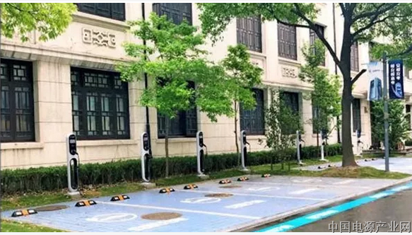 北京要求公共停车场10%以上车位配建充电设施 充电从此无忧？