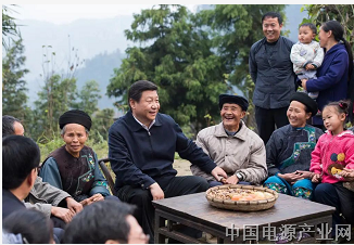 座谈会开在乡野间