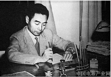 革命生涯中，周恩来把它当作贴身伙伴