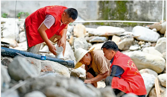 面对新形势新问题，中国共产党全面增强执政本领