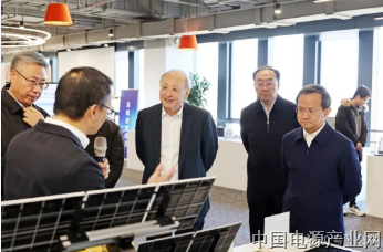 以新质生产力为重点加速培育经济增长新引擎！尹力、殷勇到海淀区调研