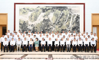 蔡奇看望慰问北戴河暑期休假专家