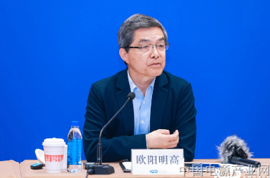 欧阳明高：2035年纯电占比将超70%；全固态电池规模化装车要3年以后